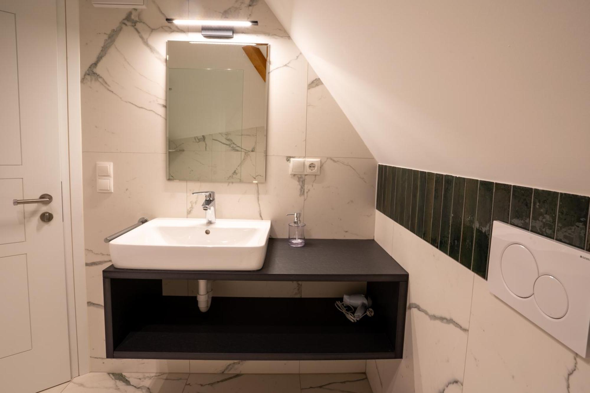 Weingut Koefelgut - Turris Vini Apartment กาสเตลเบลโล ภายนอก รูปภาพ